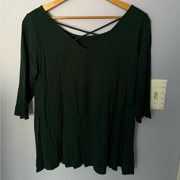 🦋Green 3/4 sleeve blouse🦋 - Picture 3 of 4